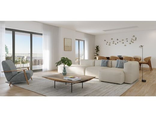 Apartment / Etagenwohnung in Oeiras, Lissabon