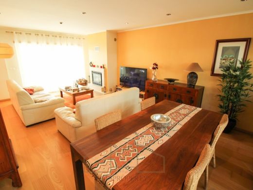 Semidetached House in Charneca de Caparica, Almada