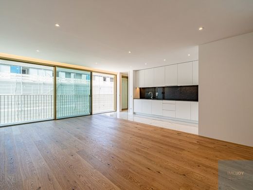 Apartment / Etagenwohnung in Vila Nova de Gaia, Distrito do Porto