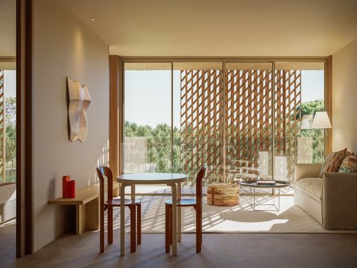 Apartment in Aroeira, Almada