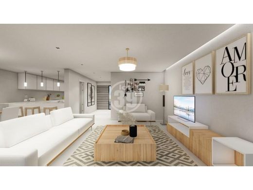 ‏וילה רב-משפחתית ב  לולה, Loulé