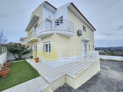 Villa Plurifamiliare a Torres Vedras, Lisbona