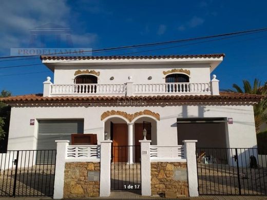 Luxury home in Mont-roig del Camp, Province of Tarragona