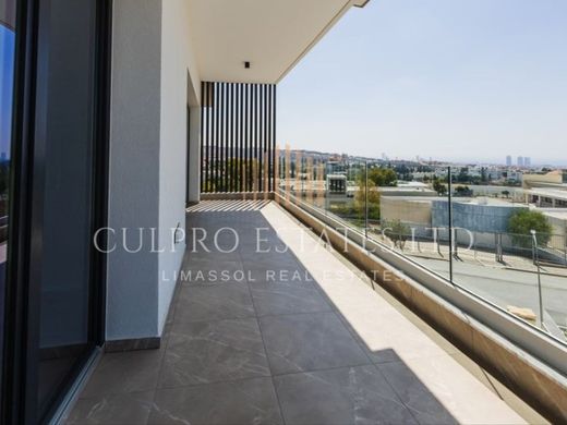 아파트 / Ágios Athanásios, Limassol District