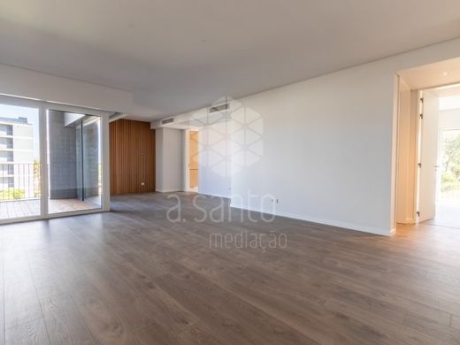 Apartment / Etagenwohnung in Cascais, Lissabon