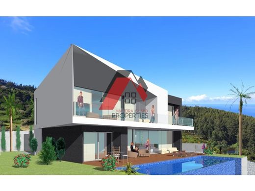 Luxury home in Ribeira Brava, Madeira