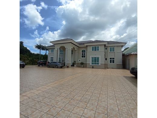 Maison individuelle à Kampong Gadong, Daerah Brunei dan Muara