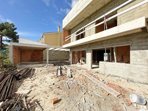 Semidetached House in Seixal, Distrito de Setúbal