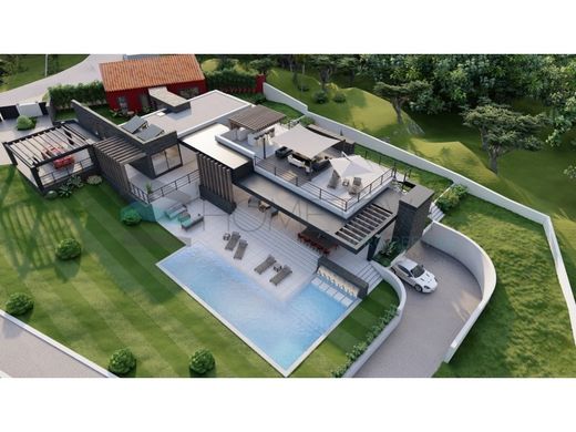 أرض ﻓﻲ لولي, Loulé