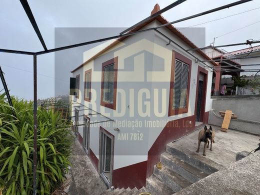 Luxury home in Calheta, Madeira