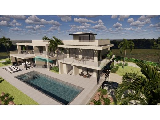 Элитный дом, Лола, Loulé