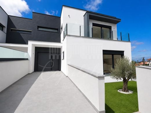 Semidetached House in Leiria, Distrito de Leiria