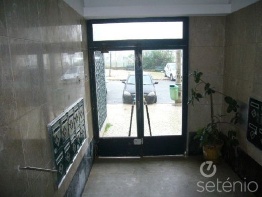 Residential complexes in São Vicente, Lisbon