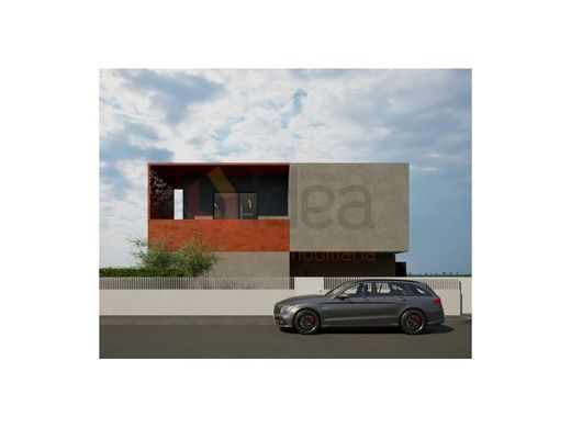 Casa Unifamiliare a Aroeira, Almada