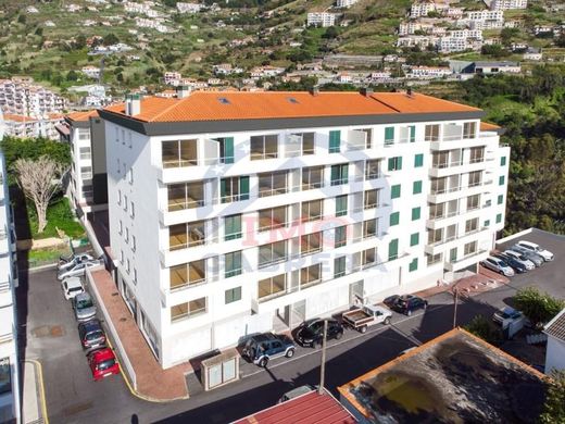 Apartment / Etagenwohnung in Santa Cruz, Madeira