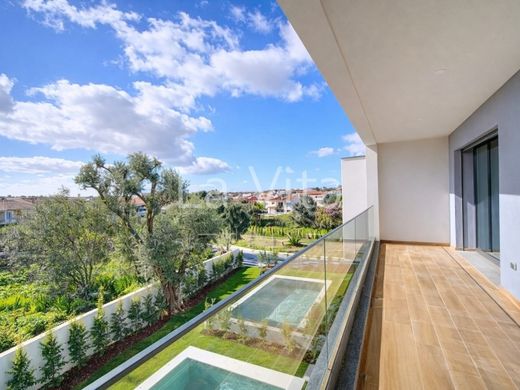 Villa Plurifamiliare a Cascais, Lisbona