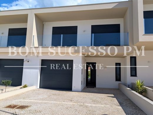 Semidetached House in Lourinhã, Lisbon