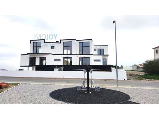 منزل ﻓﻲ Santiago do Cacém, Distrito de Setúbal