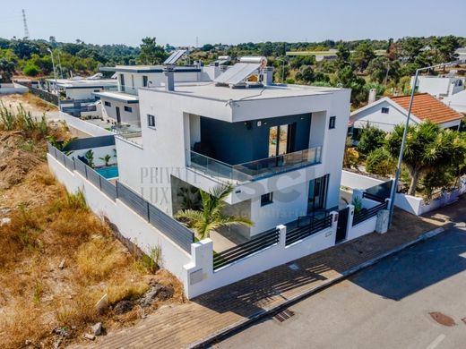 Элитный дом, Шарнека, Almada