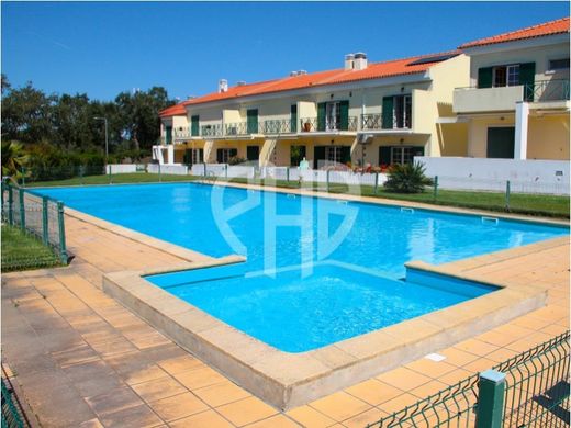 Villa multifamiliale à Setúbal, Distrito de Setúbal