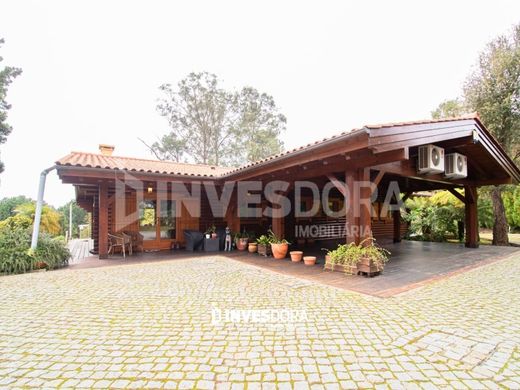 Casa di lusso a Oliveira de Azeméis, Distrito de Aveiro