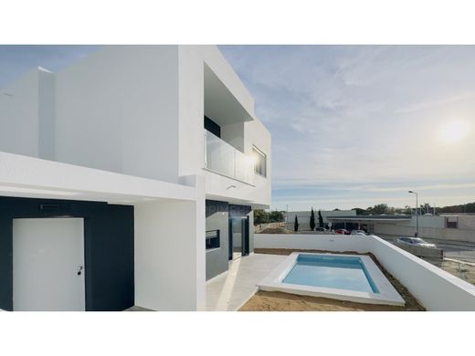 Casa Geminada - Charneca de Caparica, Almada