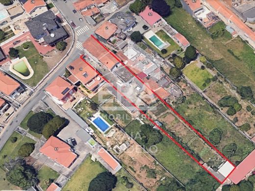 Semidetached House in Vila Nova de Gaia, Distrito do Porto