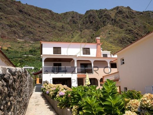 Luxury home in Calheta, Madeira
