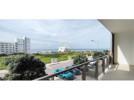 Apartment / Etagenwohnung in Torres Vedras, Lissabon