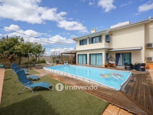 Luksusowy dom w Charneca de Caparica, Almada