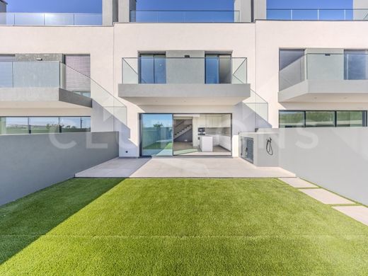 半独立式房屋  Faro, Distrito de Faro