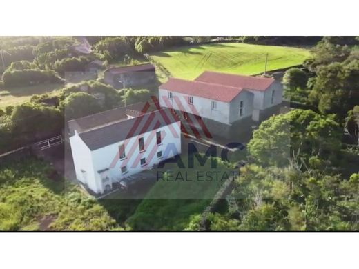 Luxury home in Madalena, Azores