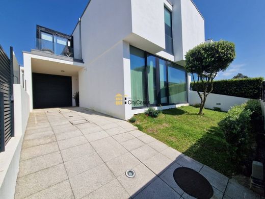 Casa di lusso a Vila Nova de Gaia, Oporto