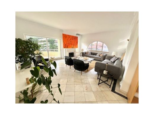 Apartment / Etagenwohnung in Cascais, Lissabon