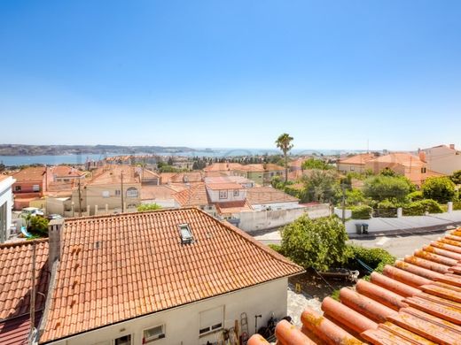 Semidetached House in Ajuda, Oeiras