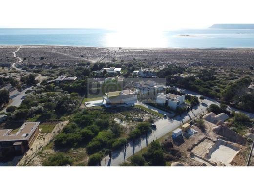 Terreno a Tróia, Grândola