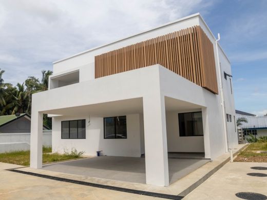 Maison individuelle à Kampong Berakas, Daerah Brunei dan Muara