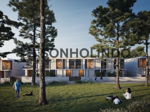 ヴィラ・ノヴァ・デ・ガイア
, Vila Nova de Gaiaの高級住宅