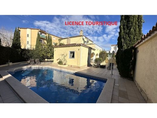 Luksusowy dom w Empuriabrava, Província de Girona