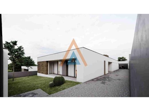 Luxury home in Santa Maria da Feira, Aveiro