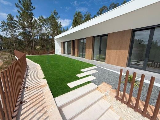 Einfamilienhaus in Leiria, Distrito de Leiria
