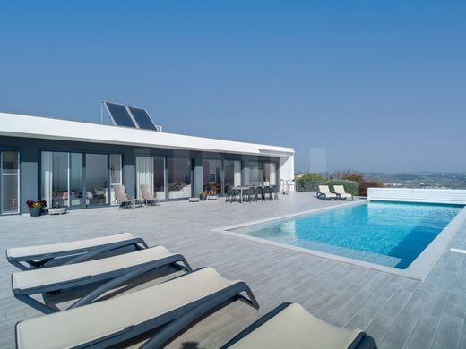 Detached House in Bombarral, Distrito de Leiria