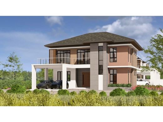 Detached House in Kampong Berakas, Daerah Brunei dan Muara