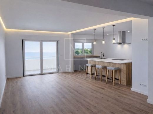Apartment / Etagenwohnung in Cascais, Lissabon
