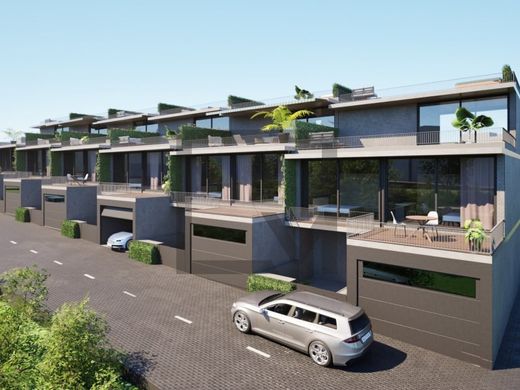 Mehrfamilienhaus in Vila Nova de Gaia, Distrito do Porto