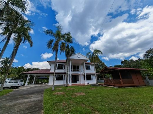 Casa Unifamiliare a Kampong Berakas, Daerah Brunei dan Muara