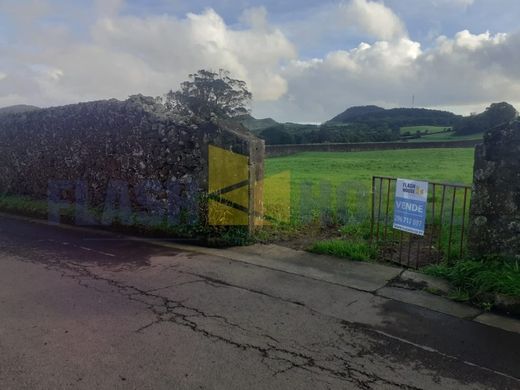 Terreno a Ribeira Grande, Azores