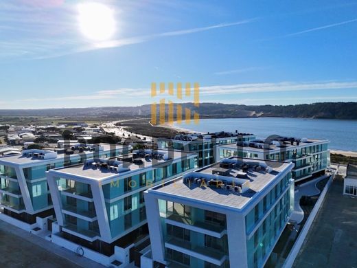 Piso / Apartamento en São Martinho do Porto, Alcobaça