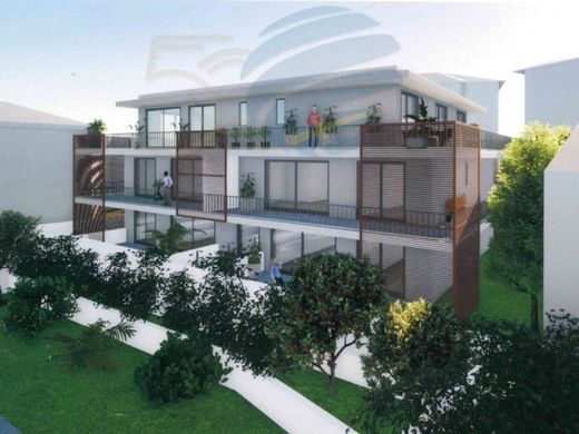 Apartment / Etagenwohnung in Cascais, Lissabon