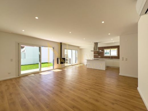 Villa Plurifamiliare a Seixal, Distrito de Setúbal